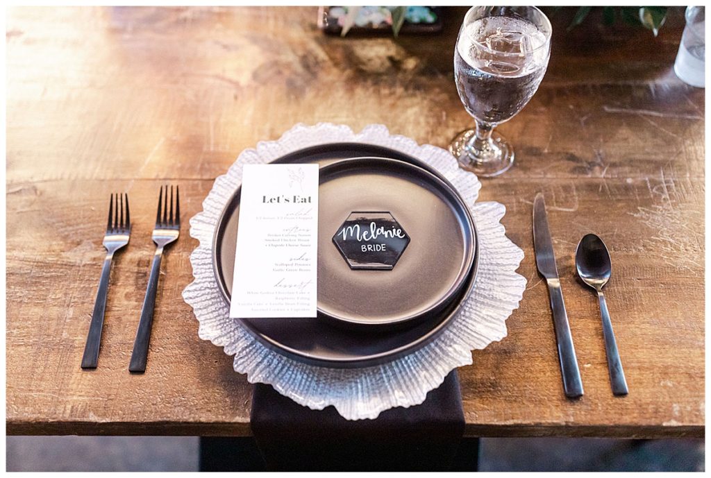 black place setting for sweetheart table